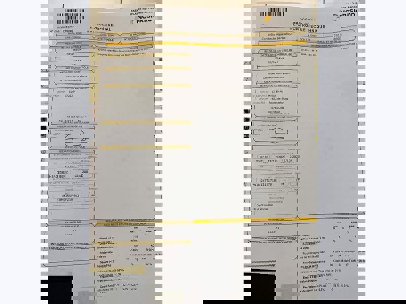 Image Mercedes-Benz GLA 200D PROGRESSIVE LINE 150 CV BVA8 ECLAIRAGE D'AMBIANCE   APPLE CARPLAY PACK SPORT BLACK   CAMERA DE RECUL 